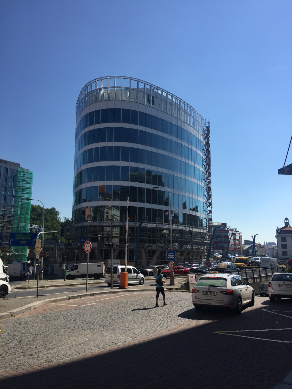 <p>The construction has already reached a successful end. We have successfully passed the final building approval and we take over the completed building from the general contractor Hochtief. Since December, Apleona HSG s.r.o. becomes the new technical manager of the building.</p>
